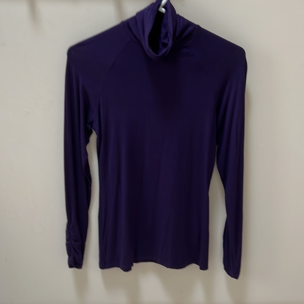 Royalton purple turtleneck size M